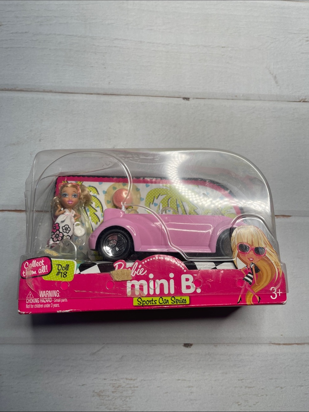 2009 Barbie Mini B Volkswagen Doll Set Toy Car Pink Convertible Blonde